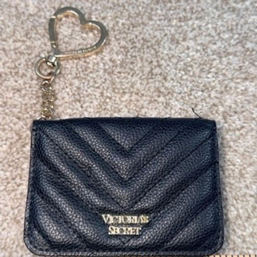 Victorias Secret Black Chevron Quilted Card Case Keychain Heart Clasp Wallet